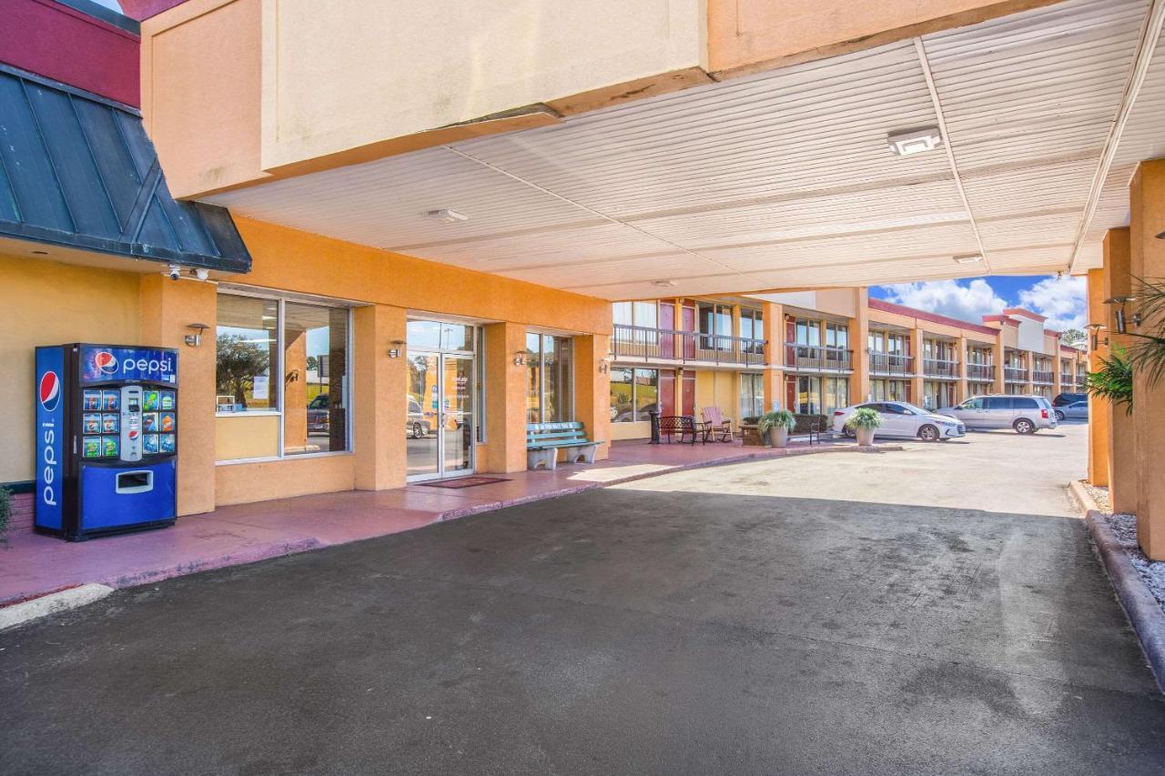 Econo Lodge Choice Hotels I 95 Savannah Gateway 24 Hour Fitness Center On Site Guest Laundry On Site Perkins Restaurant Джорджтаун Екстер'єр фото