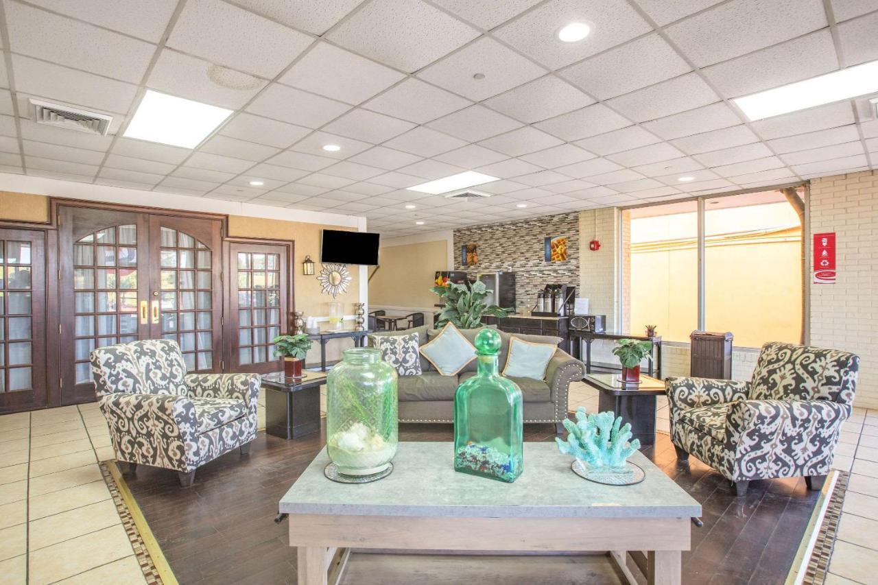 Econo Lodge Choice Hotels I 95 Savannah Gateway 24 Hour Fitness Center On Site Guest Laundry On Site Perkins Restaurant Джорджтаун Екстер'єр фото