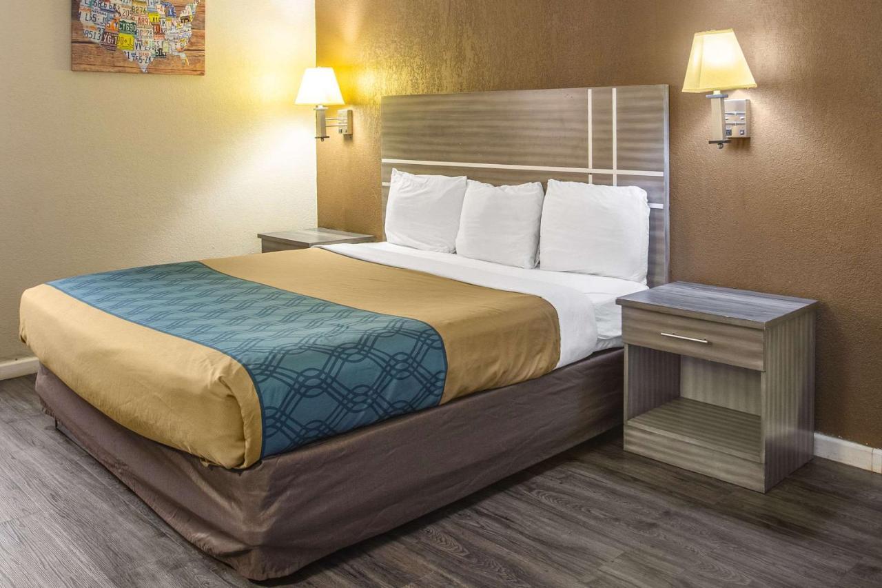 Econo Lodge Choice Hotels I 95 Savannah Gateway 24 Hour Fitness Center On Site Guest Laundry On Site Perkins Restaurant Джорджтаун Екстер'єр фото
