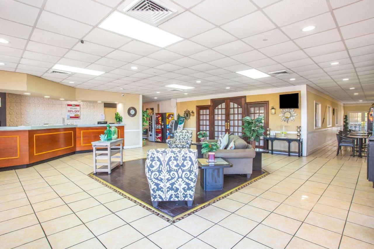 Econo Lodge Choice Hotels I 95 Savannah Gateway 24 Hour Fitness Center On Site Guest Laundry On Site Perkins Restaurant Джорджтаун Екстер'єр фото