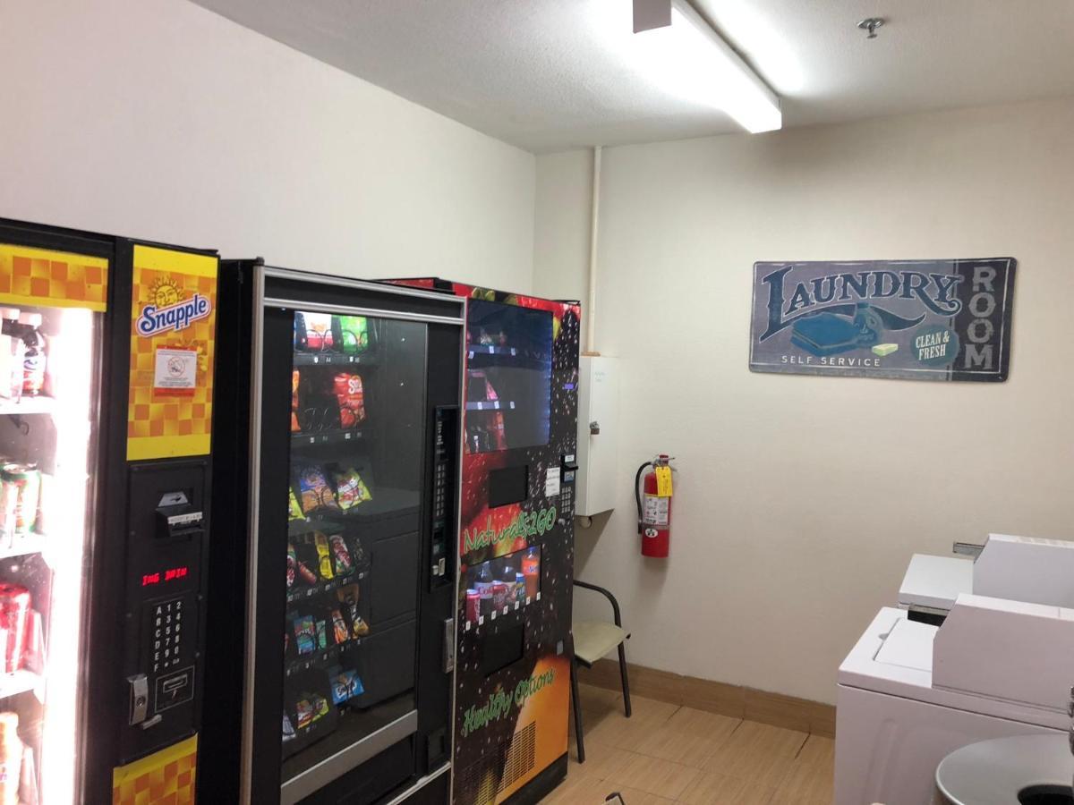 Econo Lodge Choice Hotels I 95 Savannah Gateway 24 Hour Fitness Center On Site Guest Laundry On Site Perkins Restaurant Джорджтаун Екстер'єр фото